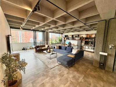 Apartamento de 3 alcobas en venta en El Diamante, Medellín, 230 m² · foto 2 de 14