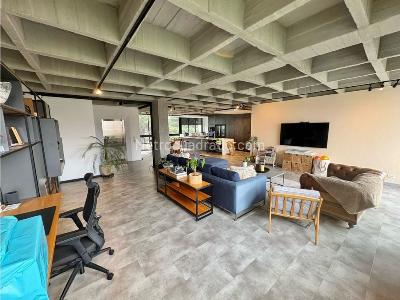Apartamento de 3 alcobas en venta en El Diamante, Medellín, 230 m² · foto 4 de 14