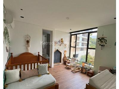 Apartamento de 3 alcobas en venta en El Diamante, Medellín, 230 m² · foto 12 de 14