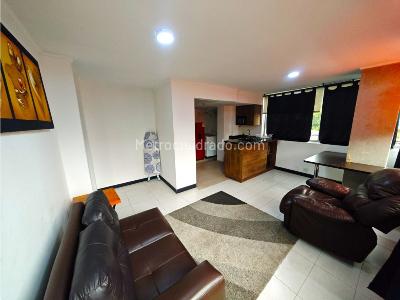 Apartaestudio en venta en El Poblado, Medellín, 43 m² · foto 2 de 9