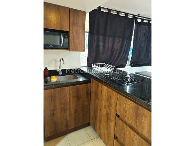 Apartaestudio en venta en El Poblado, Medellín, 43 m² · foto 3 de 9