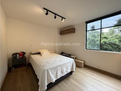 Apartamento de 4 alcobas en venta en El Tesoro, Medellín, 140 m² · foto 8 de 17