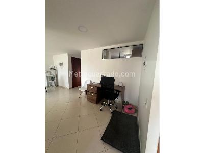 Apartamento de 3 alcobas en venta en Laureles, Medellín, 86 m² · foto 4 de 9
