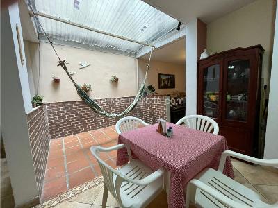 Casa de 5 alcobas en venta en La Castellana, Medellín, 250 m² · foto 8 de 15