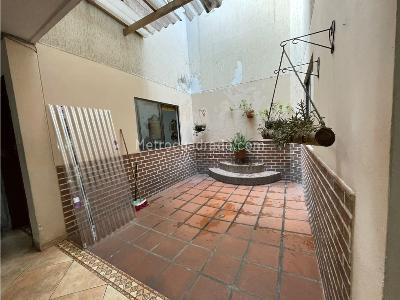 Casa de 5 alcobas en venta en La Castellana, Medellín, 250 m² · foto 11 de 15