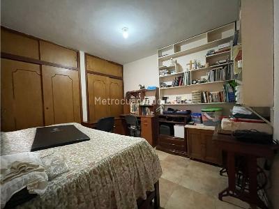 Casa de 5 alcobas en venta en La Castellana, Medellín, 250 m² · foto 12 de 15