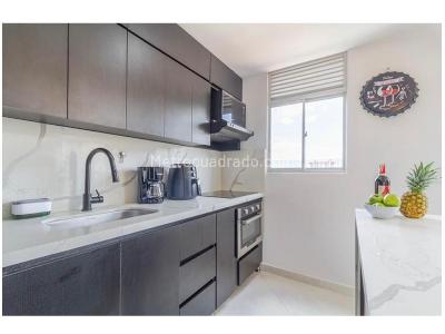 Apartamento de 3 alcobas en venta en Parque, Sabaneta, 72 m² · foto 9 de 15