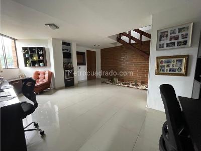 Apartamento en venta en El Poblado, Medellín · foto 2 de 20