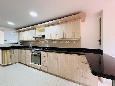 Apartamento en venta en Castropol, Medellín · foto 8 de 20