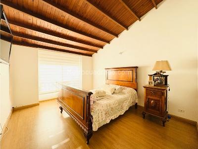 Casa de 3 alcobas en venta en La Sebastiana, Envigado, 207 m² · foto 10 de 20