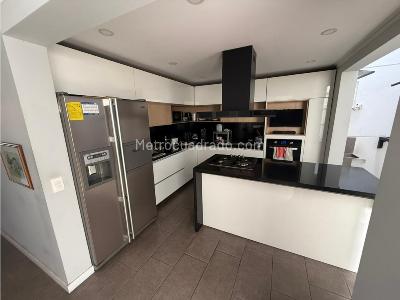 Casa de 3 alcobas en venta en Belen, Medellín, 220 m² · foto 10 de 18