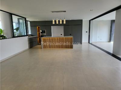 Apartamento de 5 alcobas en venta en El Poblado, Medellín, 230 m² · foto 3 de 20