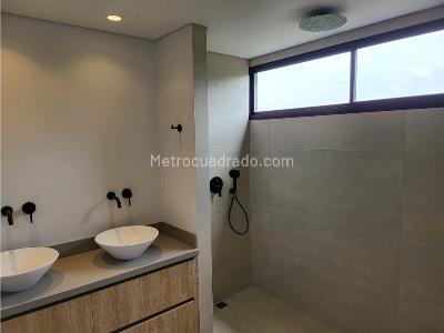 Apartamento de 5 alcobas en venta en El Poblado, Medellín, 230 m² · foto 19 de 20