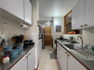 Apartamento en venta en Los Colores, Medellín · foto 7 de 14