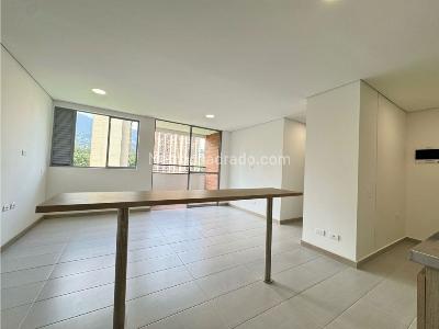Apartamento en venta en Pilsen, Itagüí · foto 3 de 12