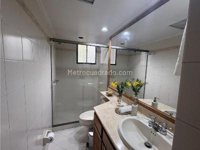 Apartamento de 3 alcobas en venta en El Poblado, Medellín, 172 m² · foto 6 de 11