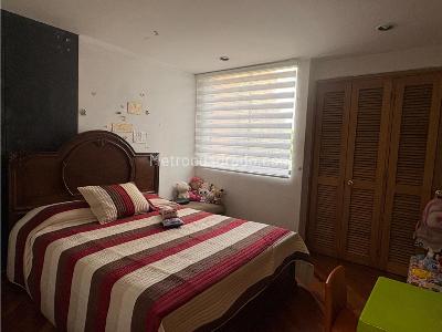 Apartamento de 3 alcobas en venta en El Poblado, Medellín, 172 m² · foto 10 de 11