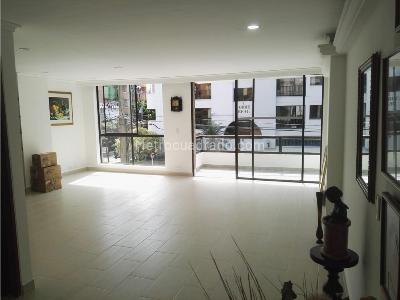 Apartamento en venta en Laureles, Medellín · foto 3 de 20