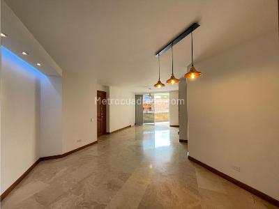 Apartamento en venta en Laureles, Medellín · foto 2 de 12