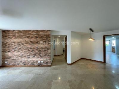 Apartamento en venta en Laureles, Medellín · foto 3 de 12