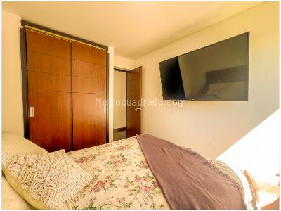 Apartamento de 3 alcobas en venta en Loma Linda, Sabaneta, 93 m² · foto 7 de 11