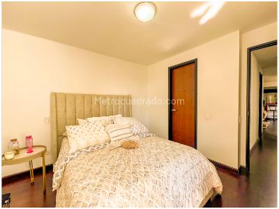 Apartamento de 3 alcobas en venta en Loma Linda, Sabaneta, 93 m² · foto 10 de 11