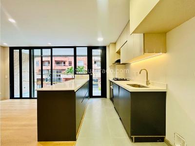 Apartamento de 3 alcobas en venta en Conquistadores, Medellín, 110 m² · foto 4 de 17