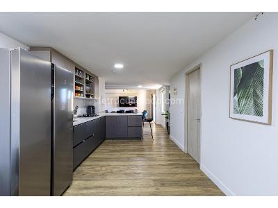 Apartamento de 5 alcobas en venta en Laureles, Medellín, 232 m² · foto 18 de 20