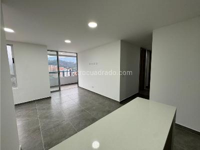 Apartamento de 3 alcobas en venta en Las Lomitas, Sabaneta, 84 m² · foto 2 de 20