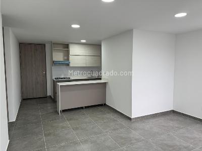 Apartamento de 3 alcobas en venta en Las Lomitas, Sabaneta, 84 m² · foto 3 de 20