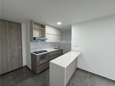 Apartamento de 3 alcobas en venta en Las Lomitas, Sabaneta, 84 m² · foto 4 de 20
