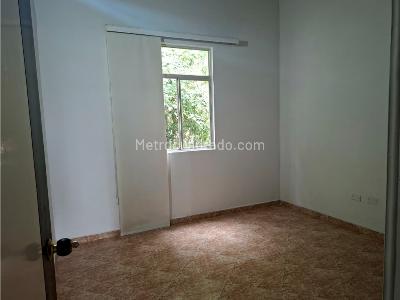 Apartamento de 3 alcobas en venta en Los Alcazares, Sabaneta, 60 m² · foto 9 de 13