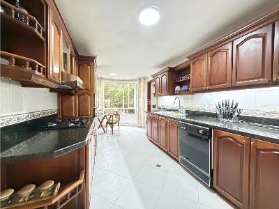 Apartamento de 4 alcobas en venta en El Poblado, Medellín, 265 m² · foto 9 de 20