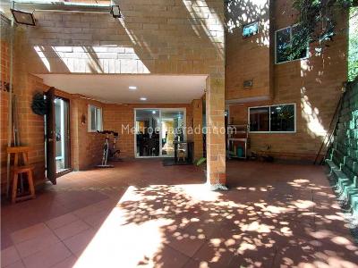 Casa de 4 alcobas en venta en El Poblado, Medellín, 220 m² · foto 12 de 20