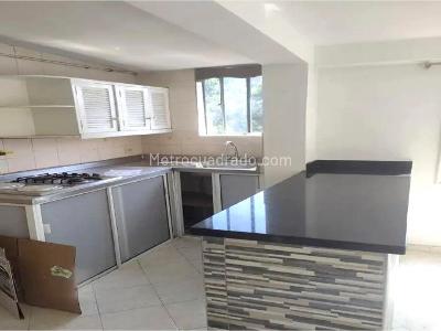 Apartamento en venta en San Javier, Medellín · foto 2 de 6