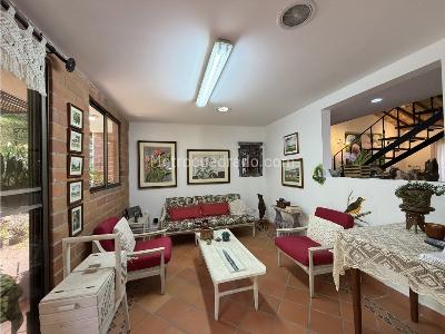 Casa de 3 alcobas en venta en Las Lomitas, Sabaneta, 276 m² · foto 5 de 20