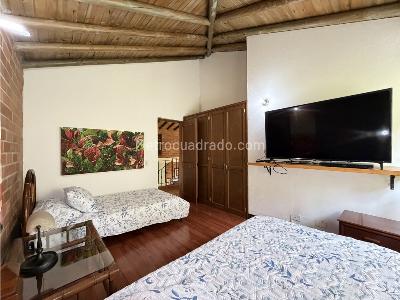 Casa de 3 alcobas en venta en Las Lomitas, Sabaneta, 276 m² · foto 6 de 20