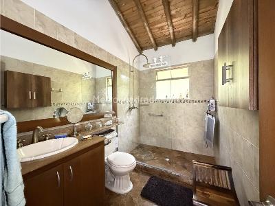 Casa de 3 alcobas en venta en Las Lomitas, Sabaneta, 276 m² · foto 7 de 20