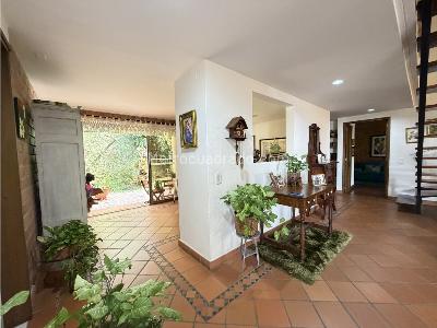 Casa de 3 alcobas en venta en Las Lomitas, Sabaneta, 276 m² · foto 12 de 20