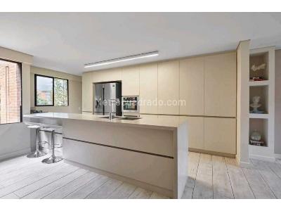 Apartamento de 4 alcobas en venta en El Poblado, Medellín, 296 m² · foto 3 de 13