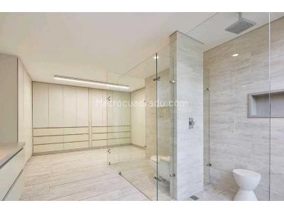 Apartamento de 4 alcobas en venta en El Poblado, Medellín, 296 m² · foto 12 de 13