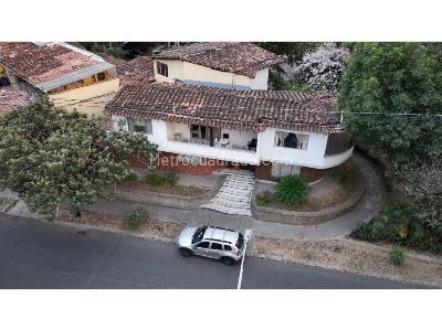 Casa de 5 alcobas en venta en Simon Bolivar, Medellín, 265 m² · foto 3 de 20