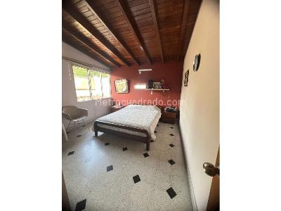 Casa de 5 alcobas en venta en Simon Bolivar, Medellín, 265 m² · foto 10 de 20