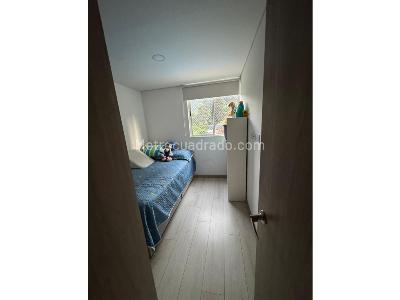Apartamento de 3 alcobas en venta en Maria Auxiliadora, Sabaneta, 55 m² · foto 3 de 12