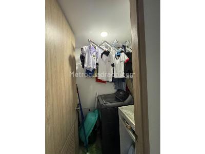 Apartamento de 3 alcobas en venta en Maria Auxiliadora, Sabaneta, 55 m² · foto 11 de 12