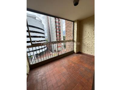 Apartamento de 4 alcobas en venta en Comuna 11 Laureles, Medellín, 164 m² · foto 3 de 7