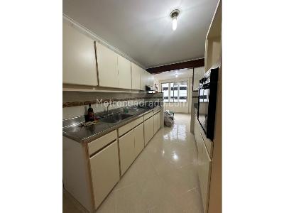 Apartamento de 4 alcobas en venta en Comuna 11 Laureles, Medellín, 164 m² · foto 1 de 7