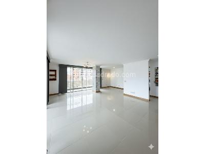 Apartamento de 4 alcobas en venta en Laureles, Medellín, 120 m² · foto 2 de 13