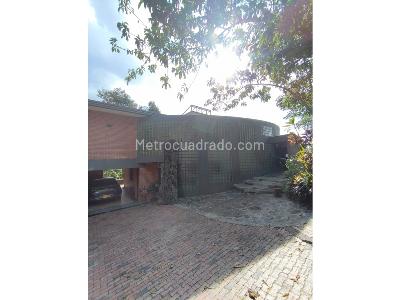 Casa de 5 alcobas en venta en Altos Del Poblado, Medellín · foto 2 de 20