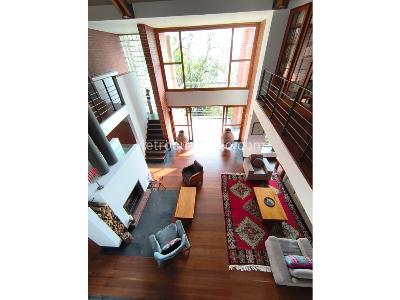 Casa de 5 alcobas en venta en Altos Del Poblado, Medellín · foto 3 de 20